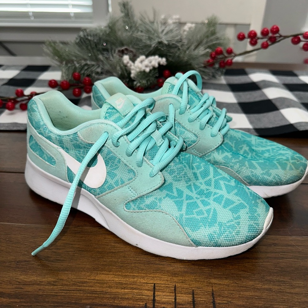 Nike Women's Teal Sneakers